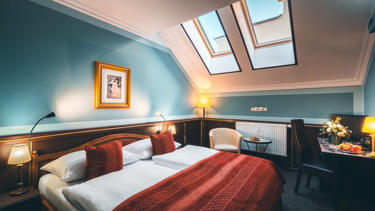 Luxury Quiet Room, Black-Out Shutter, Comfortable